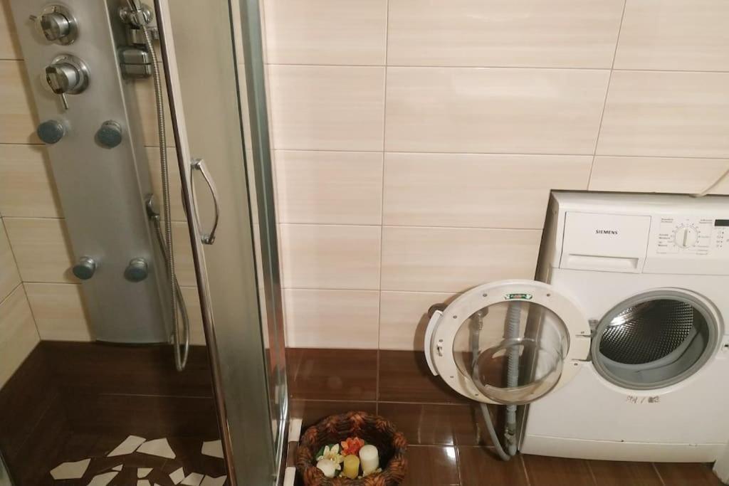 אתונה Άνετο Και Βολικό Διαμέρισμα מראה חיצוני תמונה